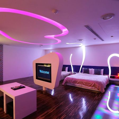 Ya Nold Fashion House Hotel Jiaoxi Luaran gambar